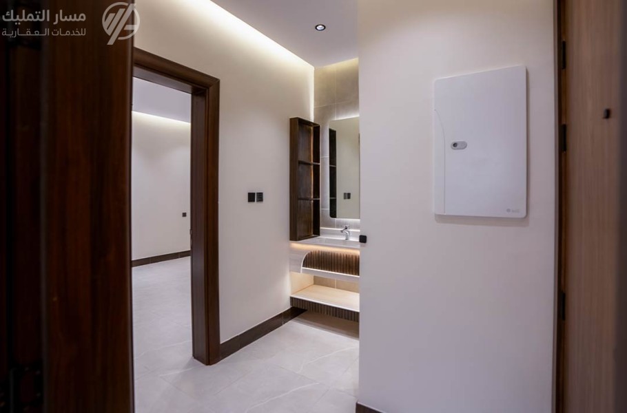 Photo by Daniel J. Schwarz